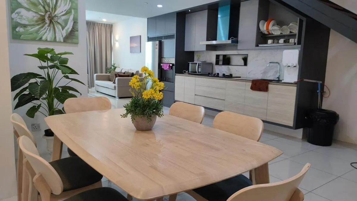 Cozy Seaview Duplex Apartment At Sunrise Gurney ジョージタウン