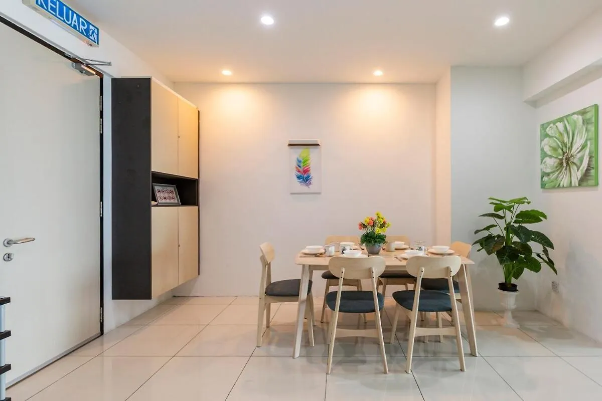 Cozy Seaview Duplex Apartment At Sunrise Gurney ジョージタウン