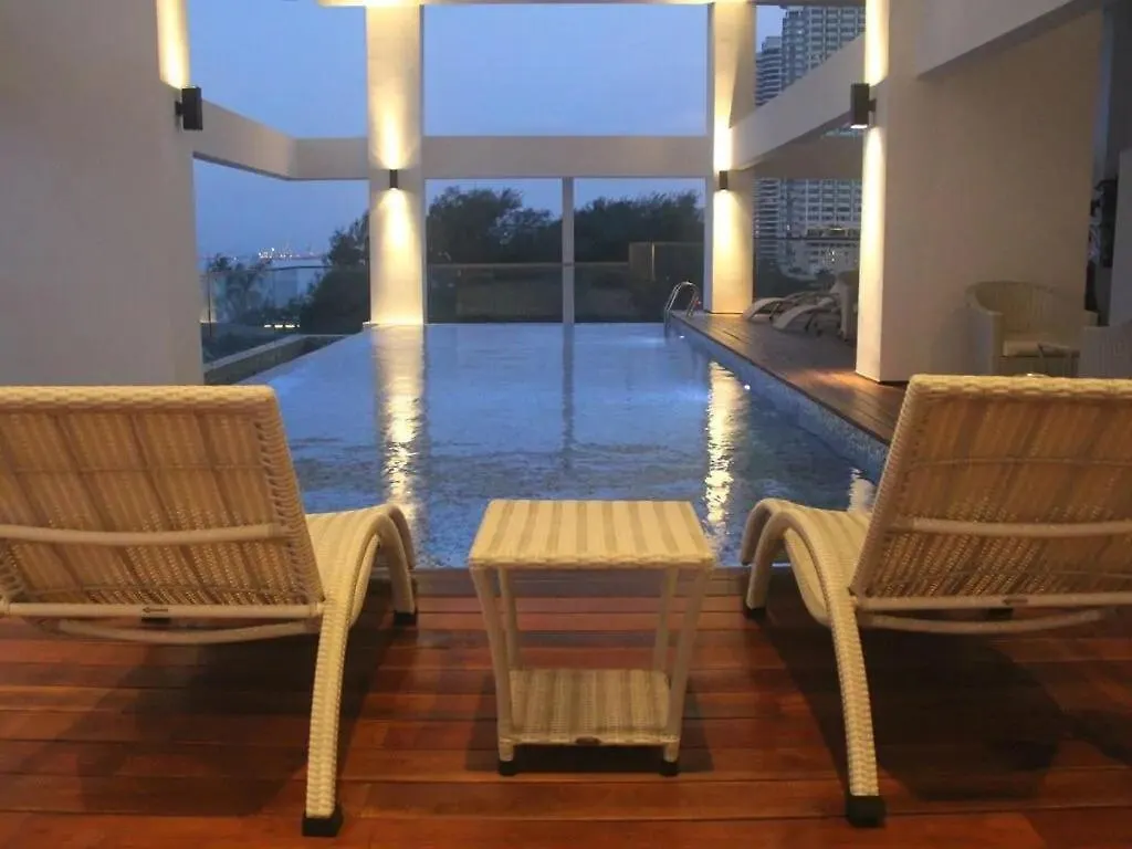 Cozy Seaview Duplex Apartment At Sunrise Gurney ジョージタウン