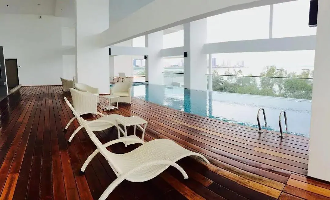 Cozy Seaview Duplex Apartment At Sunrise Gurney ジョージタウン