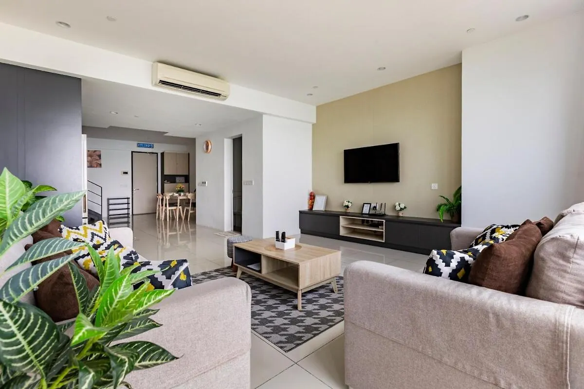 Cozy Seaview Duplex Apartment At Sunrise Gurney ジョージタウン