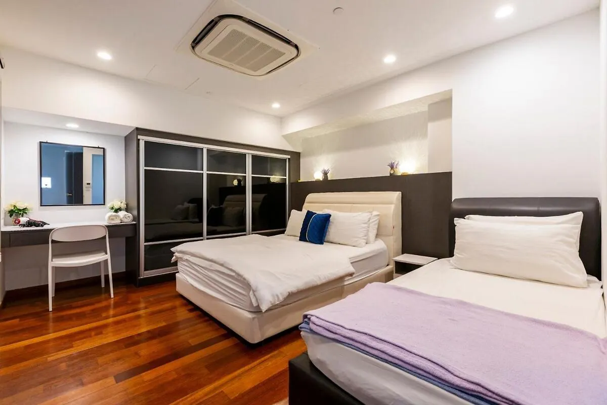 Cozy Seaview Duplex Apartment At Sunrise Gurney ジョージタウン マレーシア