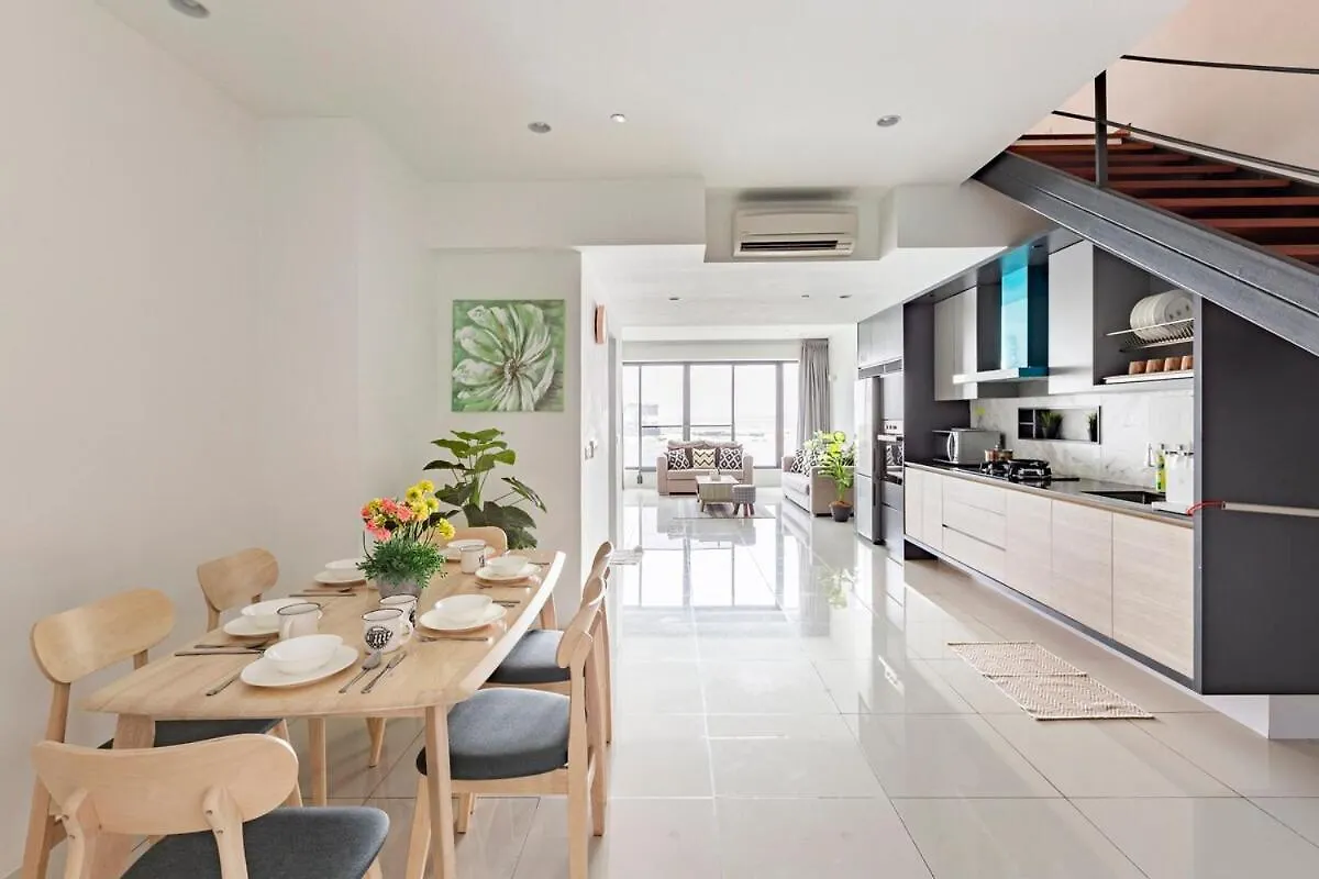 Cozy Seaview Duplex Apartment At Sunrise Gurney ジョージタウン